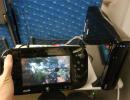 Japan: Gamer spielt im Zug mit der Nintendo Wii U